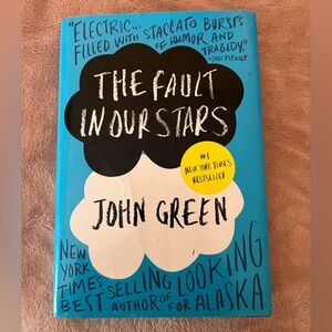 The Fault In Our Stars Hardcover 
By, John Green